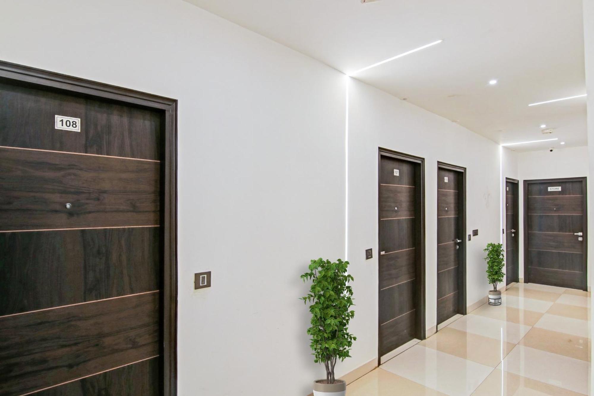 Hotel 19 West New Delhi Exterior photo